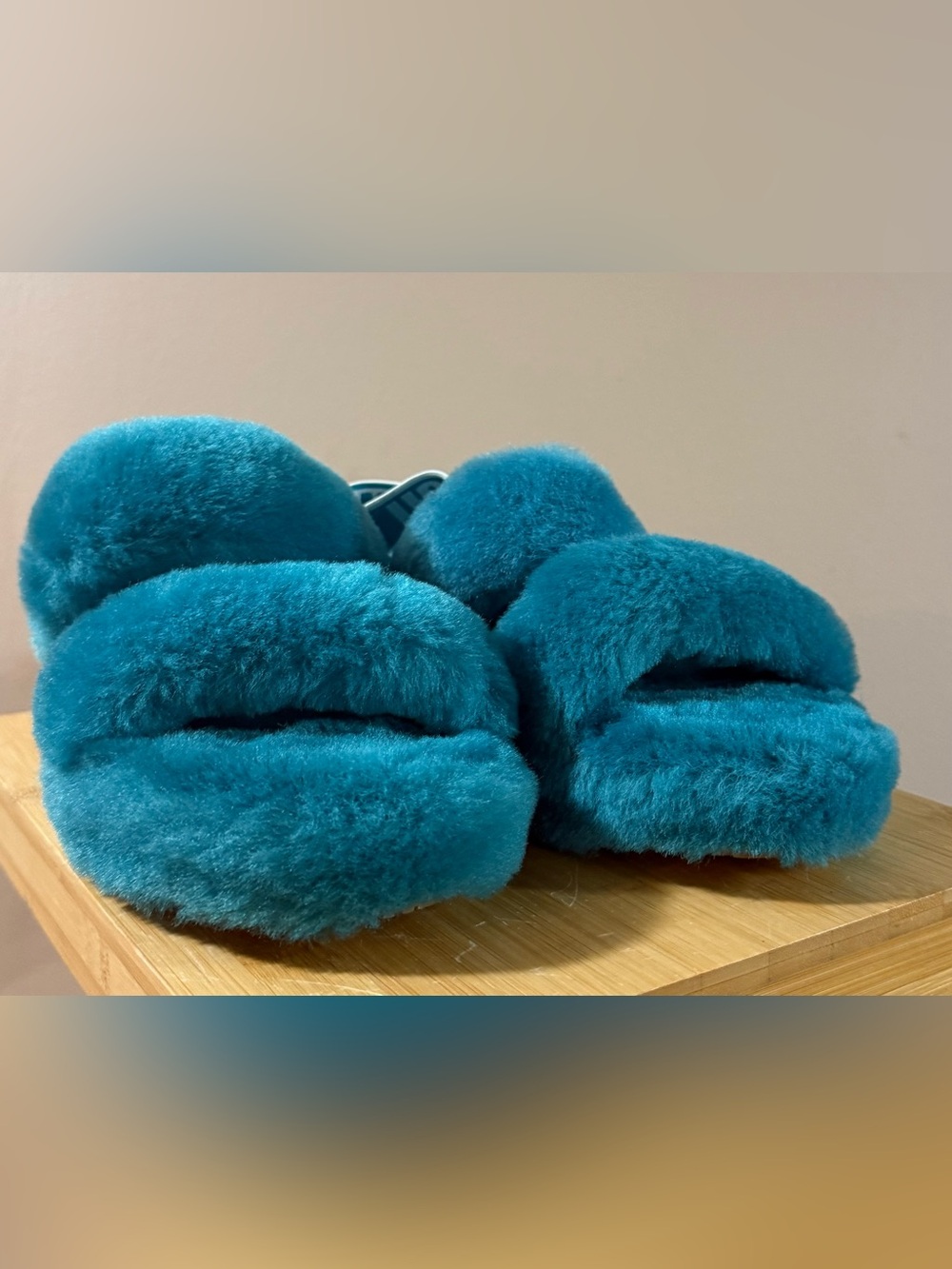 UGG Women's Oh Yeah Fluffy Sheepskin Slide Sandals Electric Teal Blue Size 8
